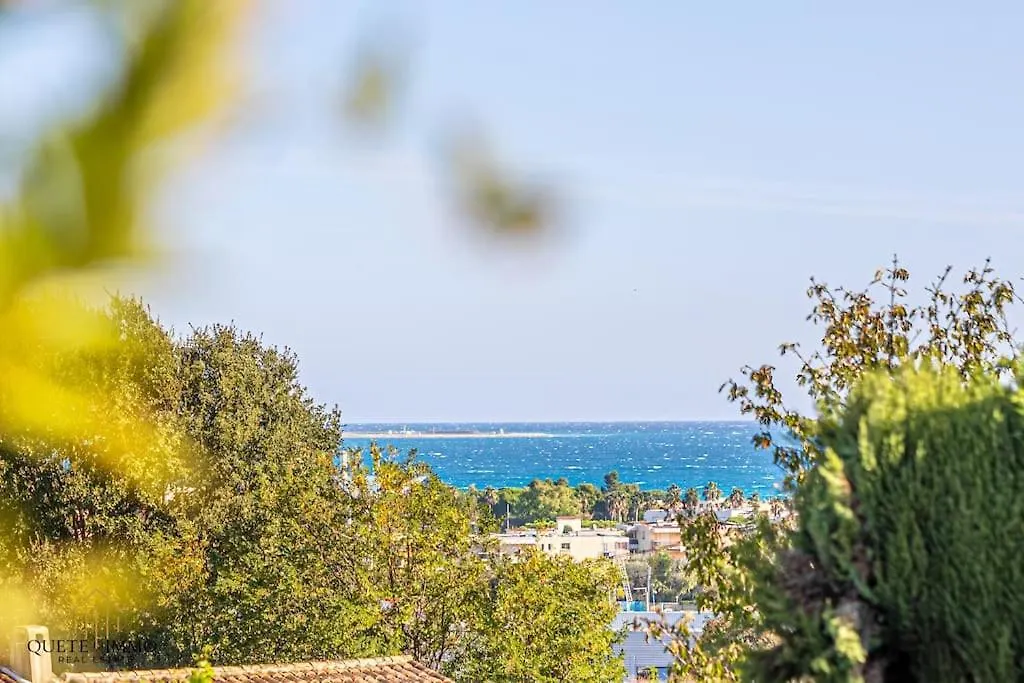 Havre De Paix A Villeneuve Loubet France